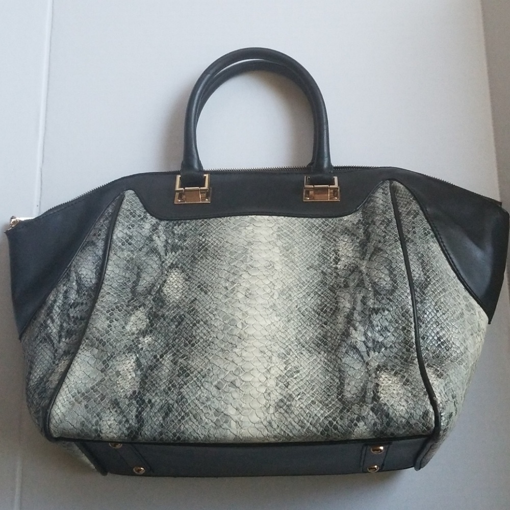Purse - Picture 2 of 8